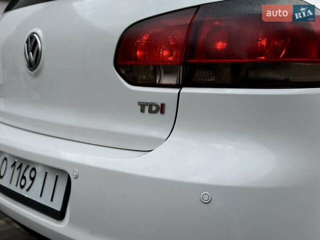 Белый Фольксваген Гольф, объемом двигателя 1.6 л и пробегом 214 тыс. км за 8300 $, фото 11 на Automoto.ua