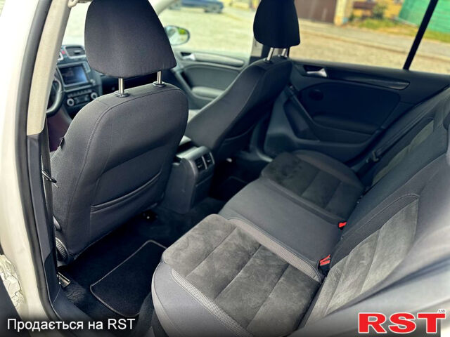 Белый Фольксваген Гольф, объемом двигателя 2 л и пробегом 270 тыс. км за 13200 $, фото 8 на Automoto.ua