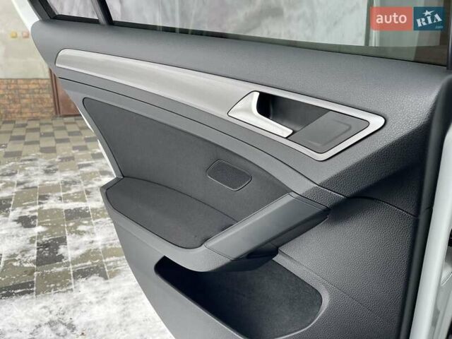 Белый Фольксваген Гольф, объемом двигателя 1.4 л и пробегом 162 тыс. км за 11999 $, фото 17 на Automoto.ua