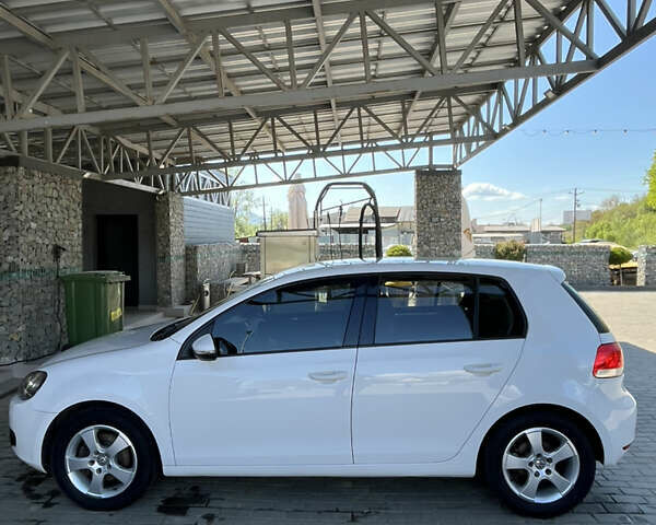 Белый Фольксваген Гольф, объемом двигателя 1.39 л и пробегом 230 тыс. км за 8200 $, фото 2 на Automoto.ua