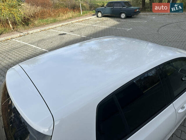 Белый Фольксваген Гольф, объемом двигателя 1.39 л и пробегом 176 тыс. км за 8850 $, фото 12 на Automoto.ua