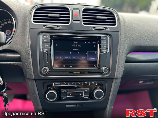 Белый Фольксваген Гольф, объемом двигателя 2 л и пробегом 270 тыс. км за 13200 $, фото 11 на Automoto.ua