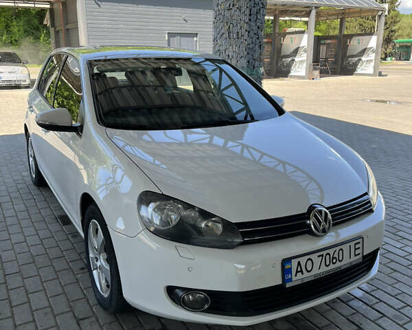 Белый Фольксваген Гольф, объемом двигателя 1.39 л и пробегом 230 тыс. км за 8200 $, фото 1 на Automoto.ua