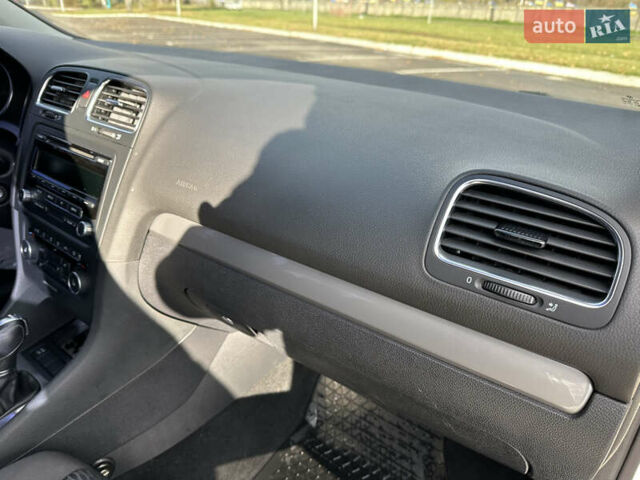 Белый Фольксваген Гольф, объемом двигателя 1.6 л и пробегом 188 тыс. км за 8600 $, фото 12 на Automoto.ua