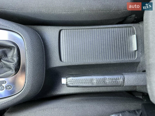 Белый Фольксваген Гольф, объемом двигателя 1.6 л и пробегом 188 тыс. км за 8600 $, фото 25 на Automoto.ua