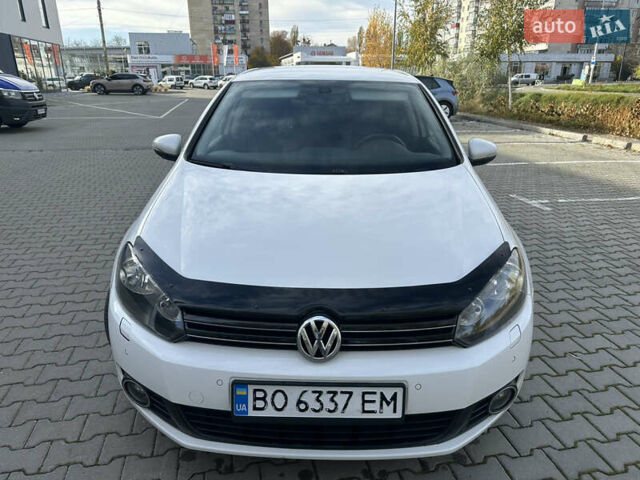 Белый Фольксваген Гольф, объемом двигателя 1.39 л и пробегом 176 тыс. км за 8800 $, фото 1 на Automoto.ua