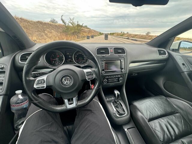 Белый Фольксваген Гольф, объемом двигателя 2 л и пробегом 152 тыс. км за 11800 $, фото 12 на Automoto.ua