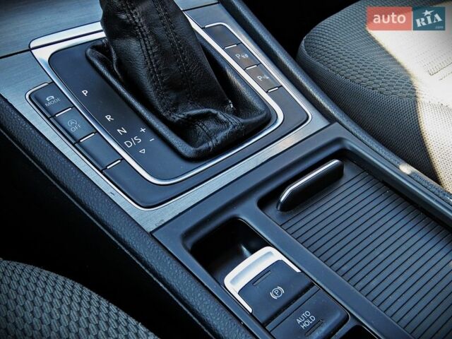 Белый Фольксваген Гольф, объемом двигателя 1.4 л и пробегом 166 тыс. км за 9450 $, фото 11 на Automoto.ua