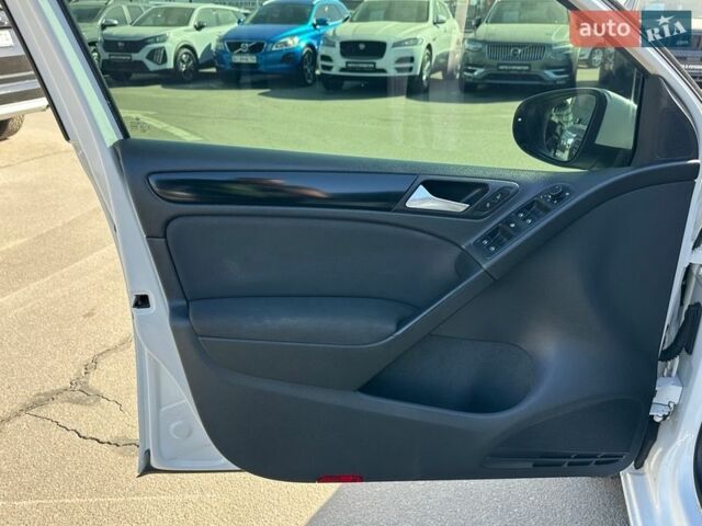 Белый Фольксваген Гольф, объемом двигателя 1.39 л и пробегом 163 тыс. км за 7900 $, фото 13 на Automoto.ua