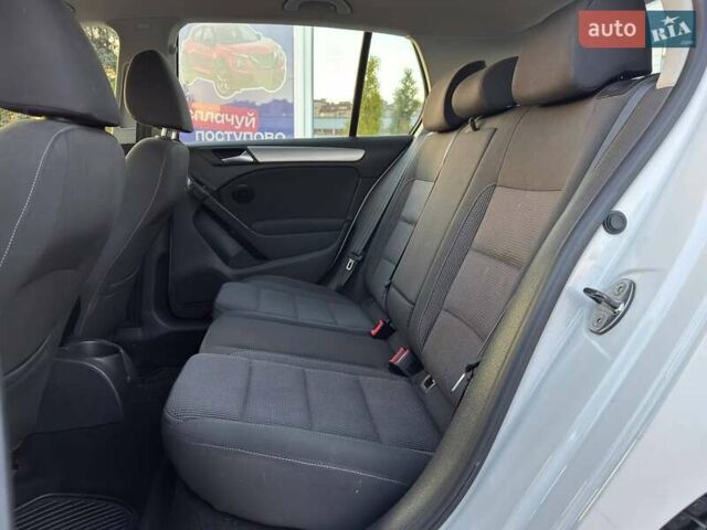 Білий Фольксваген Гольф, об'ємом двигуна 2.48 л та пробігом 190 тис. км за 9800 $, фото 13 на Automoto.ua