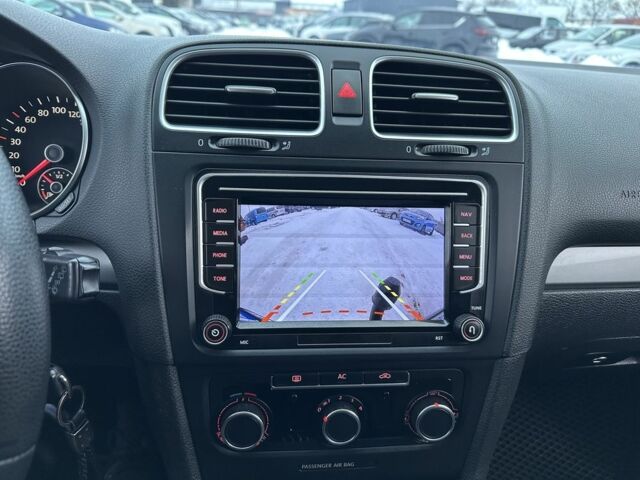 Белый Фольксваген Гольф, объемом двигателя 1.6 л и пробегом 332 тыс. км за 7800 $, фото 6 на Automoto.ua