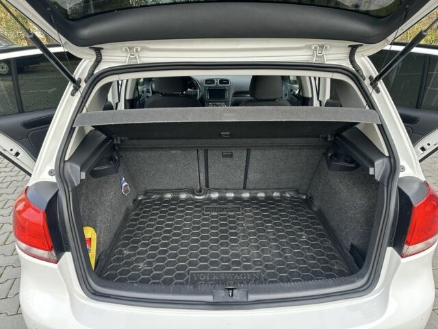 Белый Фольксваген Гольф, объемом двигателя 1.4 л и пробегом 176 тыс. км за 8700 $, фото 11 на Automoto.ua