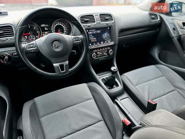 Белый Фольксваген Гольф, объемом двигателя 1.6 л и пробегом 214 тыс. км за 8300 $, фото 38 на Automoto.ua