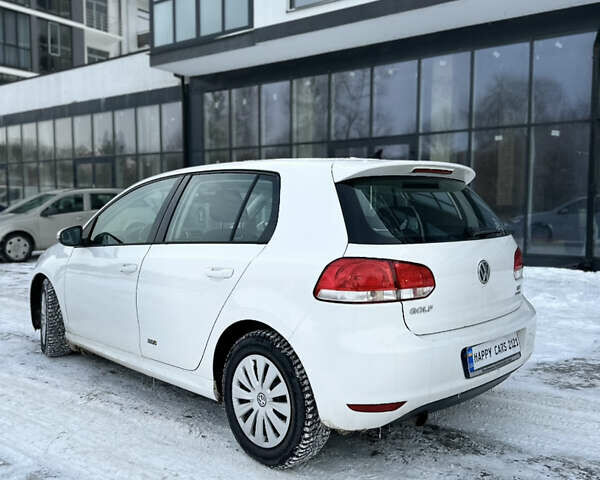 Белый Фольксваген Гольф, объемом двигателя 1.6 л и пробегом 225 тыс. км за 7950 $, фото 4 на Automoto.ua