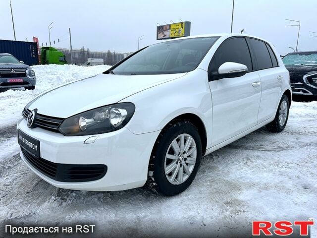 Белый Фольксваген Гольф, объемом двигателя 1.4 л и пробегом 16200 тыс. км за 7764 $, фото 2 на Automoto.ua
