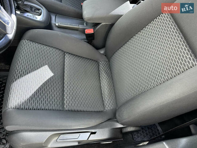 Белый Фольксваген Гольф, объемом двигателя 1.6 л и пробегом 188 тыс. км за 8600 $, фото 21 на Automoto.ua