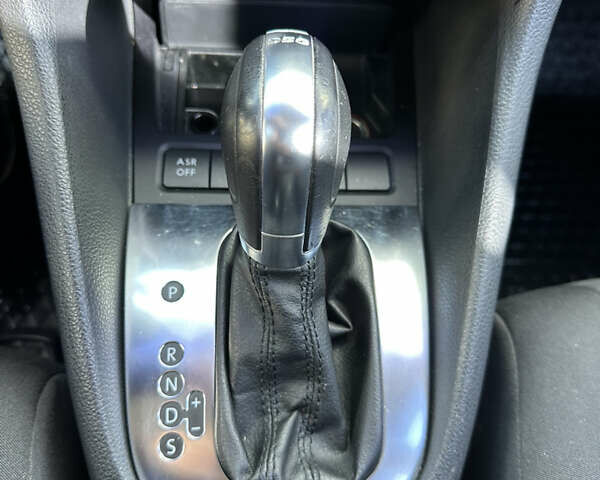 Белый Фольксваген Гольф, объемом двигателя 1.6 л и пробегом 188 тыс. км за 8600 $, фото 26 на Automoto.ua