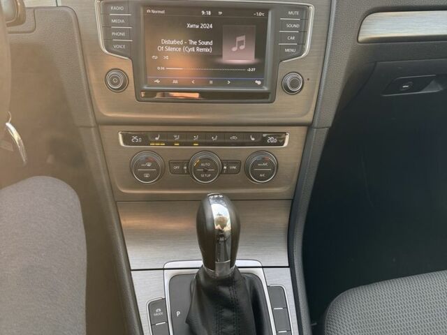 Белый Фольксваген Гольф, объемом двигателя 2 л и пробегом 215 тыс. км за 12200 $, фото 19 на Automoto.ua