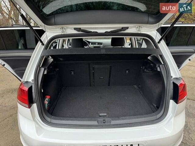 Белый Фольксваген Гольф, объемом двигателя 1.4 л и пробегом 150 тыс. км за 10900 $, фото 17 на Automoto.ua