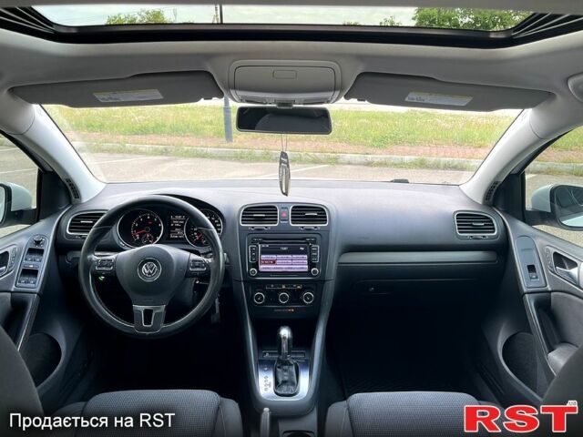 Белый Фольксваген Гольф, объемом двигателя 25 л и пробегом 250 тыс. км за 9500 $, фото 11 на Automoto.ua