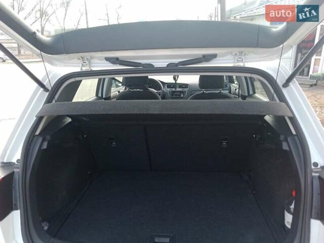 Білий Фольксваген Гольф, об'ємом двигуна 2 л та пробігом 265 тис. км за 11800 $, фото 11 на Automoto.ua