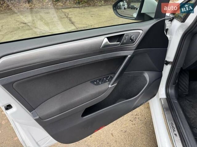 Белый Фольксваген Гольф, объемом двигателя 1.4 л и пробегом 150 тыс. км за 10900 $, фото 12 на Automoto.ua