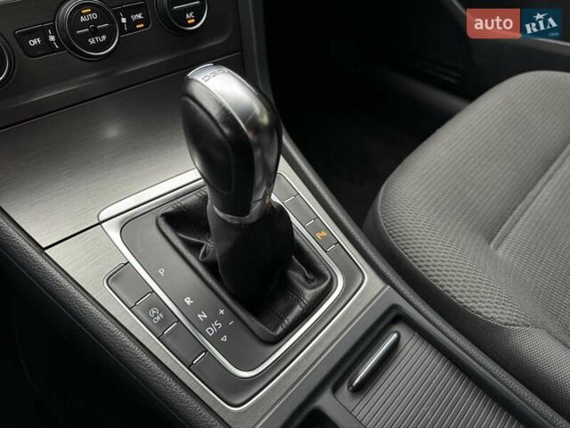 Белый Фольксваген Гольф, объемом двигателя 1.4 л и пробегом 150 тыс. км за 10900 $, фото 23 на Automoto.ua