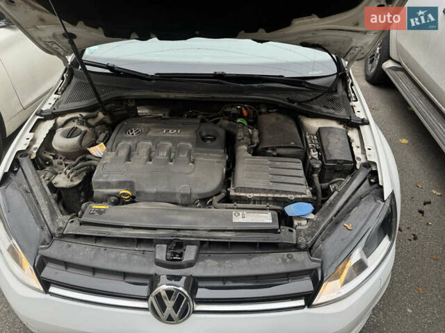 Белый Фольксваген Гольф, объемом двигателя 1.6 л и пробегом 302 тыс. км за 9700 $, фото 19 на Automoto.ua