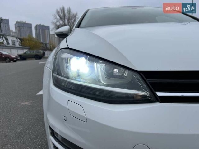 Белый Фольксваген Гольф, объемом двигателя 1.4 л и пробегом 125 тыс. км за 14777 $, фото 10 на Automoto.ua