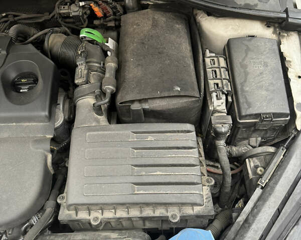 Белый Фольксваген Гольф, объемом двигателя 1.6 л и пробегом 302 тыс. км за 9700 $, фото 22 на Automoto.ua