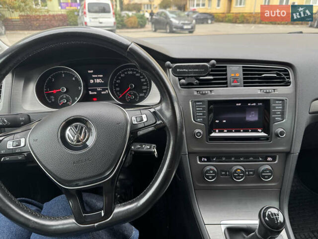 Белый Фольксваген Гольф, объемом двигателя 1.6 л и пробегом 302 тыс. км за 9700 $, фото 17 на Automoto.ua