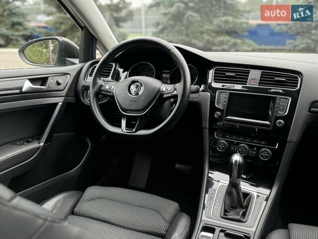 Белый Фольксваген Гольф, объемом двигателя 1.97 л и пробегом 199 тыс. км за 12800 $, фото 49 на Automoto.ua