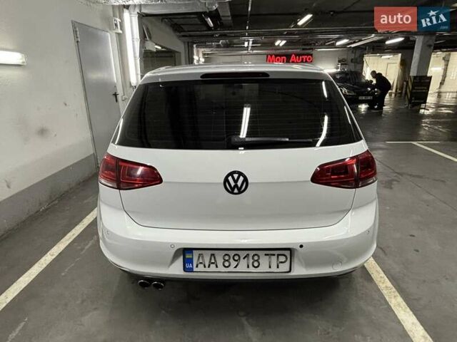 Фольксваген Гольф 2013 в Киеве на Automoto.ua Белый Фольксваген Гольф, объемом двигателя 1.97 л и пробегом 143 тыс. км за 14200 $, фото 4 на Automoto.ua
