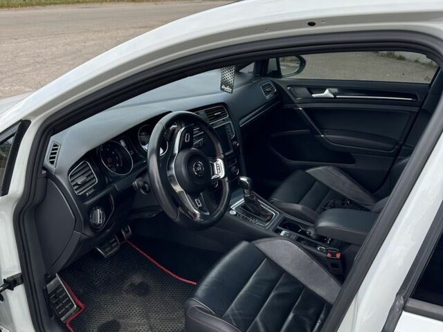 Фольксваген Гольф 2013 в Николаеве на Automoto.ua Белый Фольксваген Гольф, объемом двигателя 2 л и пробегом 157 тыс. км за 14000 $, фото 11 на Automoto.ua
