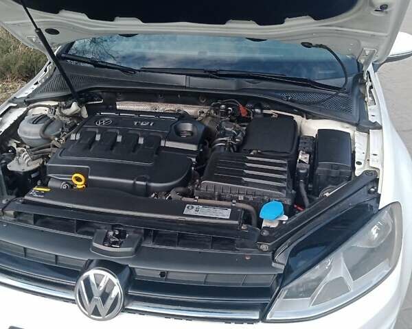 Білий Фольксваген Гольф, об'ємом двигуна 2 л та пробігом 265 тис. км за 11800 $, фото 12 на Automoto.ua