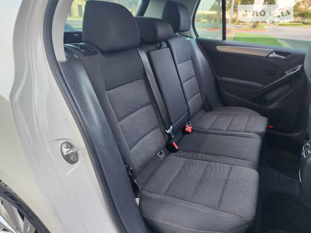 Белый Фольксваген Гольф, объемом двигателя 2 л и пробегом 169 тыс. км за 2000 $, фото 12 на Automoto.ua