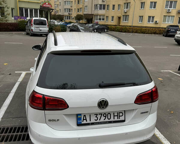 Белый Фольксваген Гольф, объемом двигателя 1.6 л и пробегом 302 тыс. км за 9700 $, фото 2 на Automoto.ua