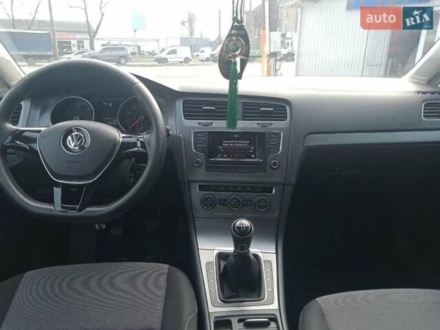 Білий Фольксваген Гольф, об'ємом двигуна 2 л та пробігом 265 тис. км за 11800 $, фото 2 на Automoto.ua
