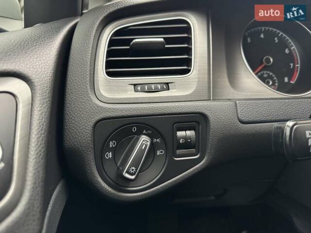 Белый Фольксваген Гольф, объемом двигателя 1.4 л и пробегом 150 тыс. км за 10900 $, фото 25 на Automoto.ua