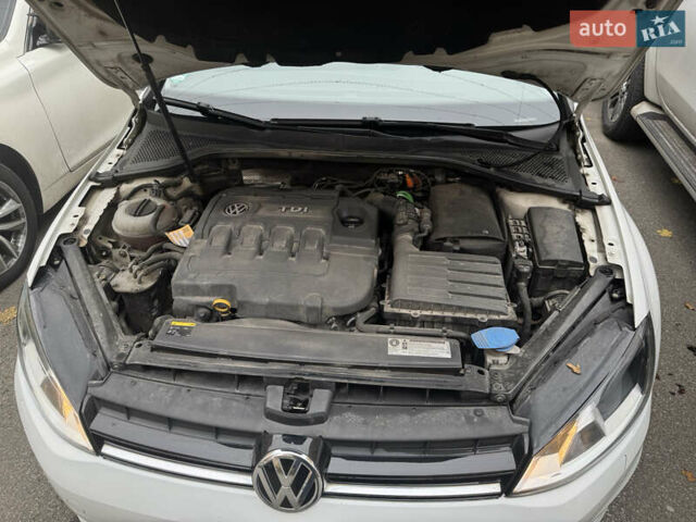 Белый Фольксваген Гольф, объемом двигателя 1.6 л и пробегом 302 тыс. км за 9700 $, фото 20 на Automoto.ua