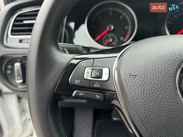 Белый Фольксваген Гольф, объемом двигателя 1.97 л и пробегом 199 тыс. км за 12800 $, фото 34 на Automoto.ua