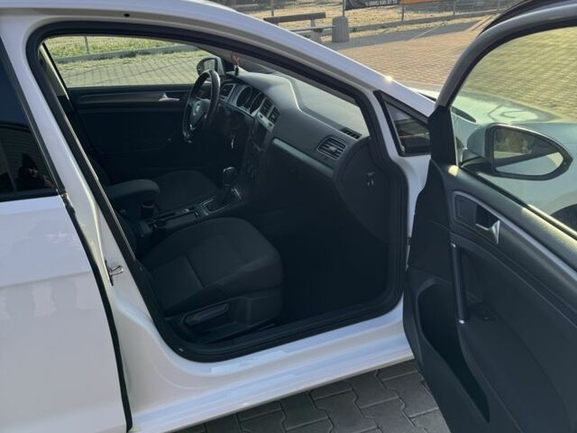 Белый Фольксваген Гольф, объемом двигателя 2 л и пробегом 215 тыс. км за 12200 $, фото 16 на Automoto.ua