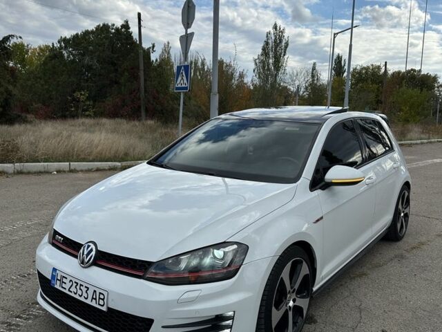 Фольксваген Гольф 2013 в Николаеве на Automoto.ua Белый Фольксваген Гольф, объемом двигателя 2 л и пробегом 157 тыс. км за 14000 $, фото 6 на Automoto.ua