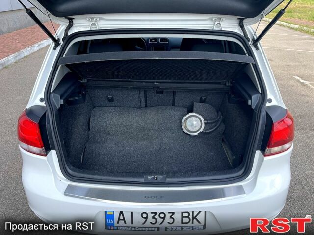 Белый Фольксваген Гольф, объемом двигателя 25 л и пробегом 250 тыс. км за 9500 $, фото 6 на Automoto.ua
