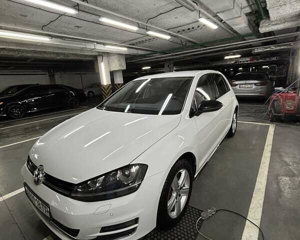 Фольксваген Гольф 2013 в Киеве на Automoto.ua Белый Фольксваген Гольф, объемом двигателя 1.97 л и пробегом 143 тыс. км за 14200 $, фото 2 на Automoto.ua