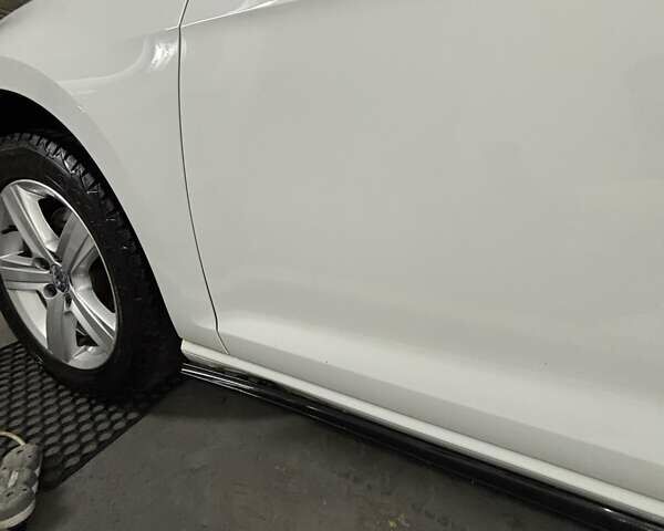 Фольксваген Гольф 2013 в Киеве на Automoto.ua Белый Фольксваген Гольф, объемом двигателя 1.97 л и пробегом 143 тыс. км за 14200 $, фото 8 на Automoto.ua