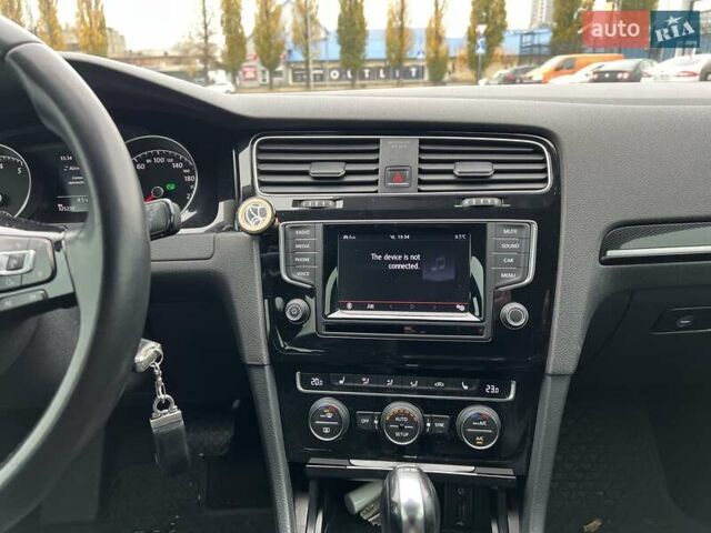 Белый Фольксваген Гольф, объемом двигателя 1.4 л и пробегом 125 тыс. км за 14777 $, фото 23 на Automoto.ua