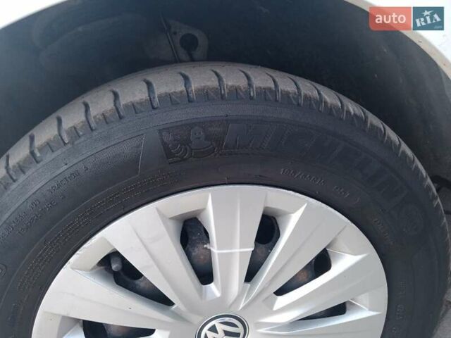 Білий Фольксваген Гольф, об'ємом двигуна 2 л та пробігом 265 тис. км за 11800 $, фото 19 на Automoto.ua