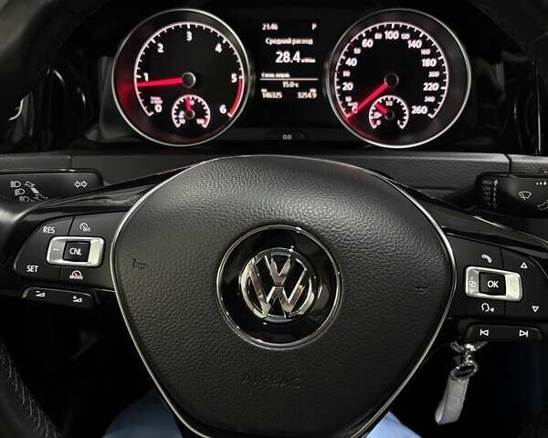 Фольксваген Гольф 2013 в Киеве на Automoto.ua Белый Фольксваген Гольф, объемом двигателя 1.97 л и пробегом 143 тыс. км за 14200 $, фото 27 на Automoto.ua