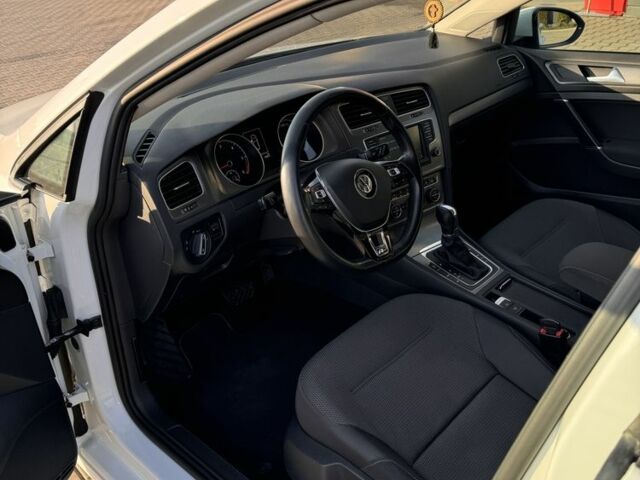 Белый Фольксваген Гольф, объемом двигателя 2 л и пробегом 215 тыс. км за 12200 $, фото 12 на Automoto.ua